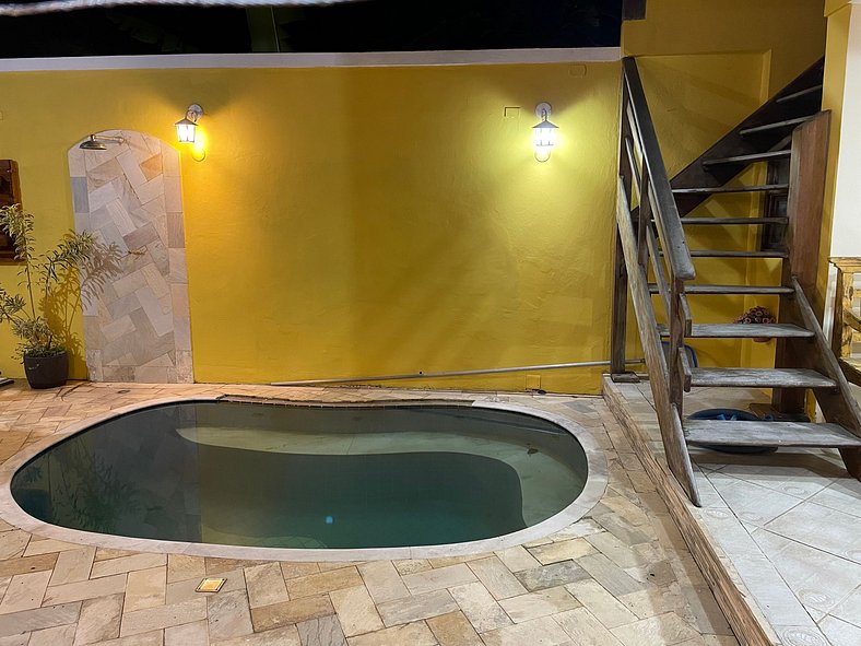 Aconchegante casa com piscina