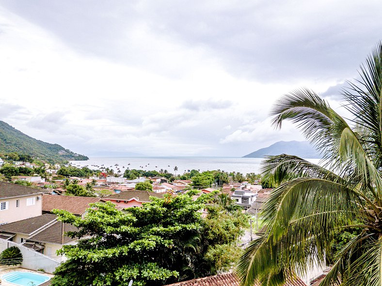 Aconchegante casa com piscina