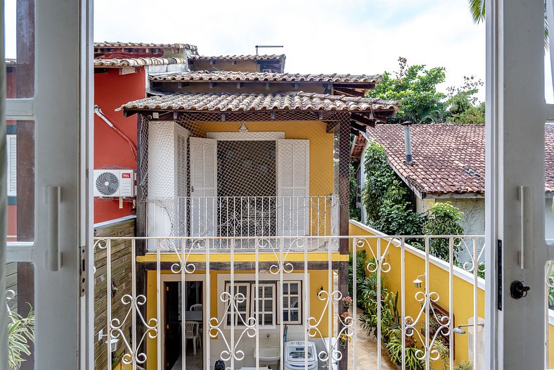 Aconchegante casa com piscina