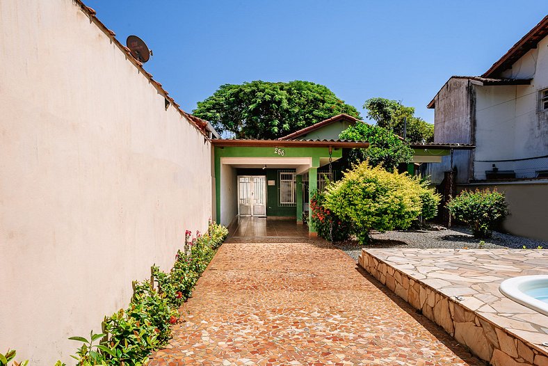 Casa com piscina em São Sebastião próxima a praia e espaços