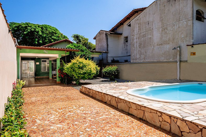 Casa com piscina em São Sebastião próxima a praia e espaços