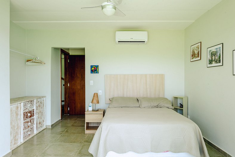 Casa com vista para o mar e piscina em São Sebastião