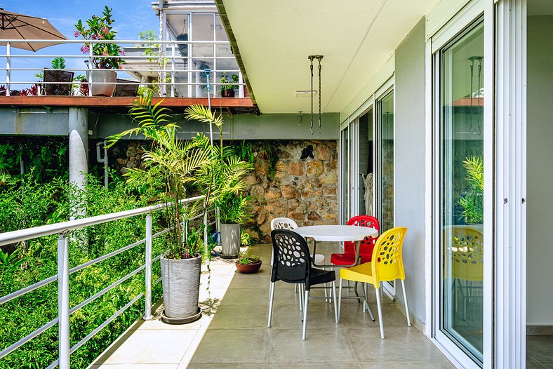 Casa com vista para o mar e piscina em São Sebastião