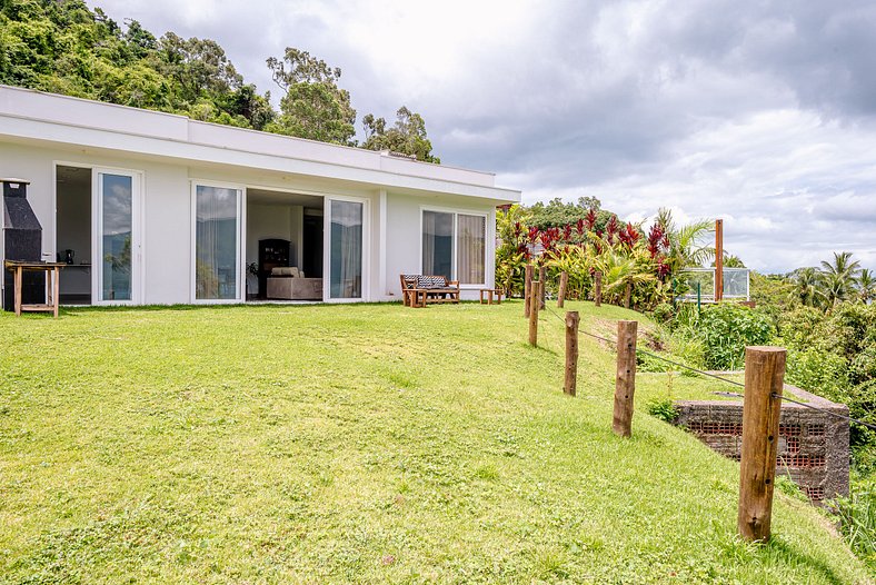 Casa na costeira com vista para o mar