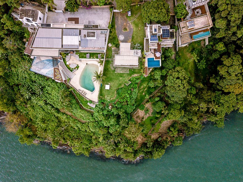 Casa na costeira com vista para o mar