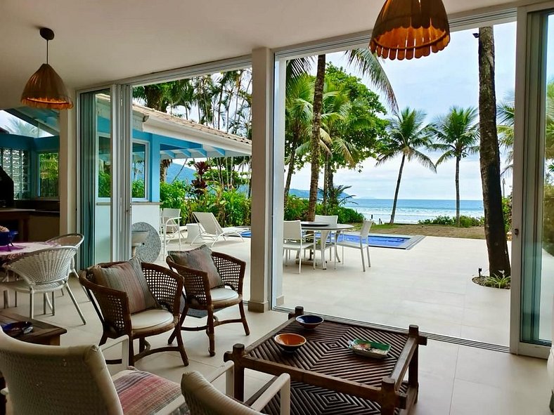 Casa Pé na Areia na Praia da Lagoinha em Ubatuba