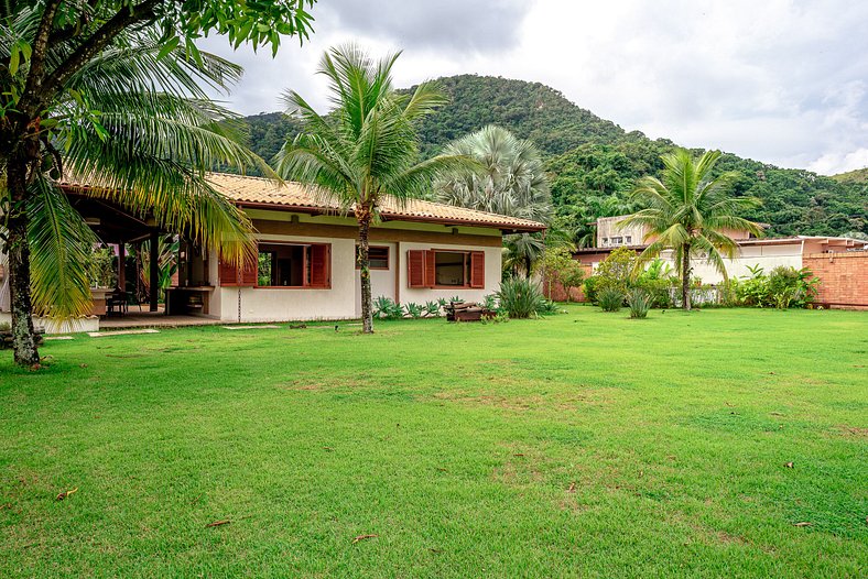 Deslumbrante casa de alto padrão na praia de Barequeçaba