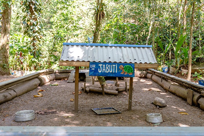 Paraíso com Piscina e Natureza em São Sebastião