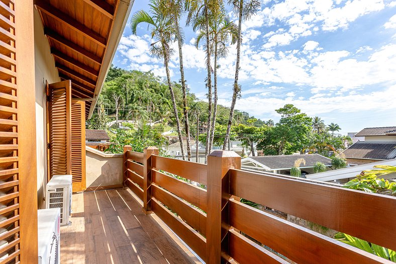 Paraíso com Piscina e Natureza em São Sebastião