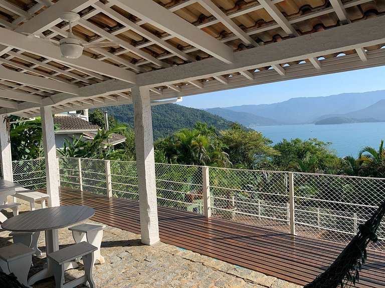 Paraíso em Ubatuba – Casa aconchegante com Vista Incrível